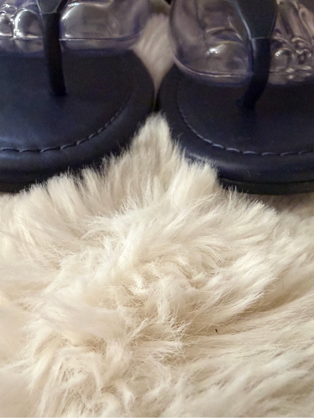 Tory Burch Navy Leather Logo Thong Sandals with Gold Emblem - Picture 3 of 6